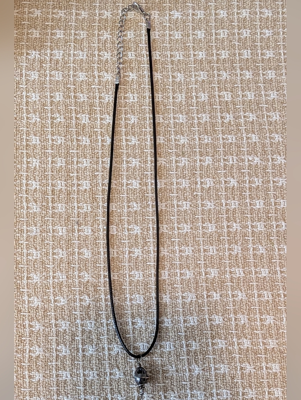 🌿 Silver Wire Wrapped Black Hematite Pendant Necklace - Picture 3 of 6